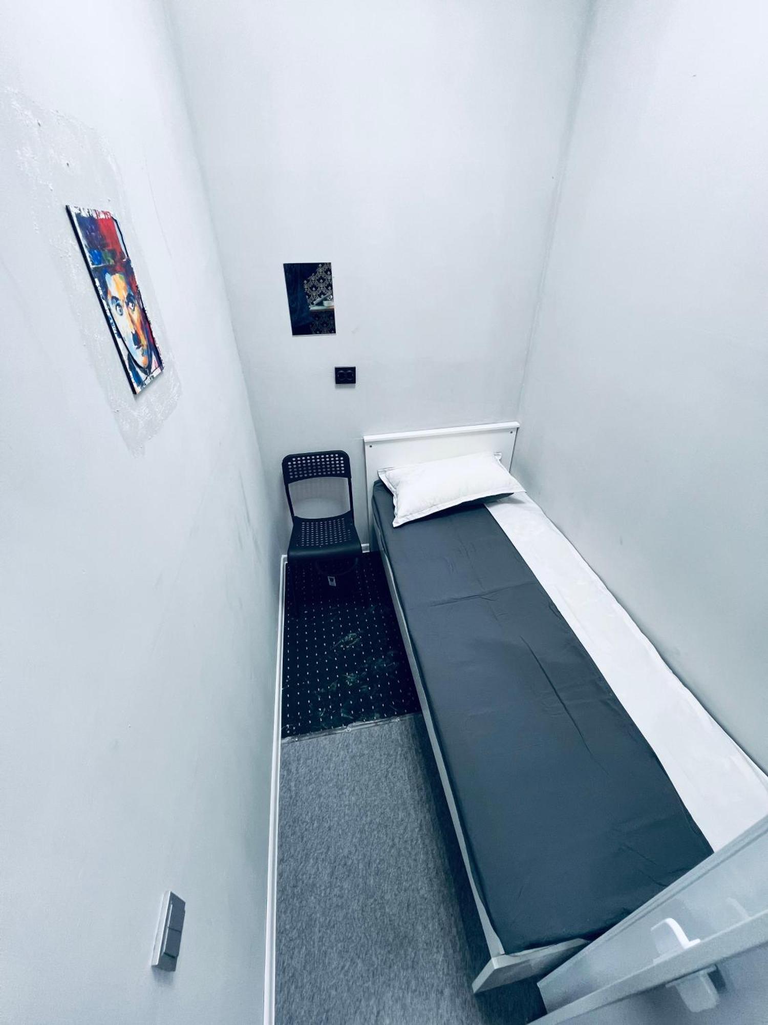 Center Capsule Hotel アルマトイ エクステリア 写真
