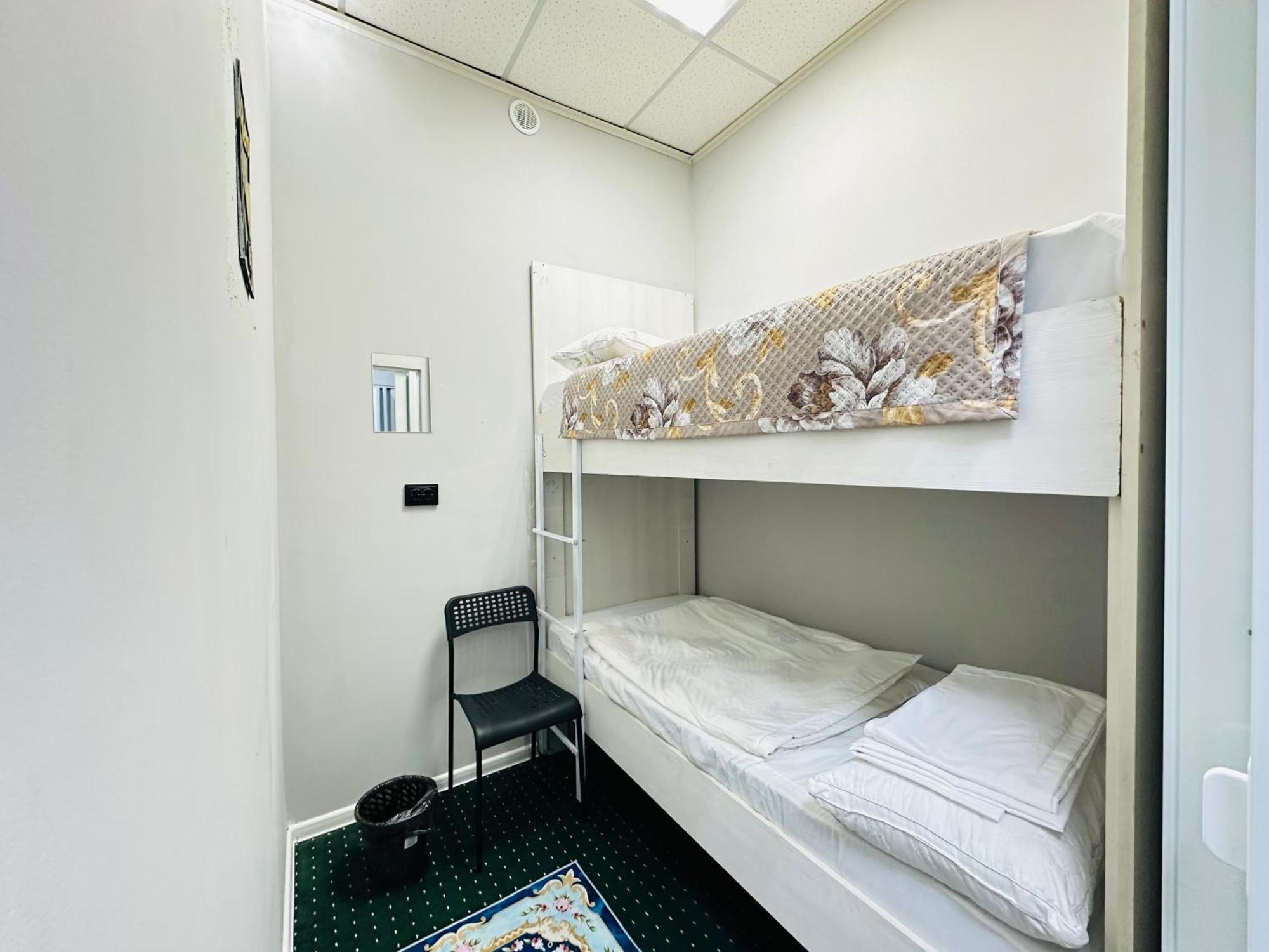 Center Capsule Hotel アルマトイ エクステリア 写真