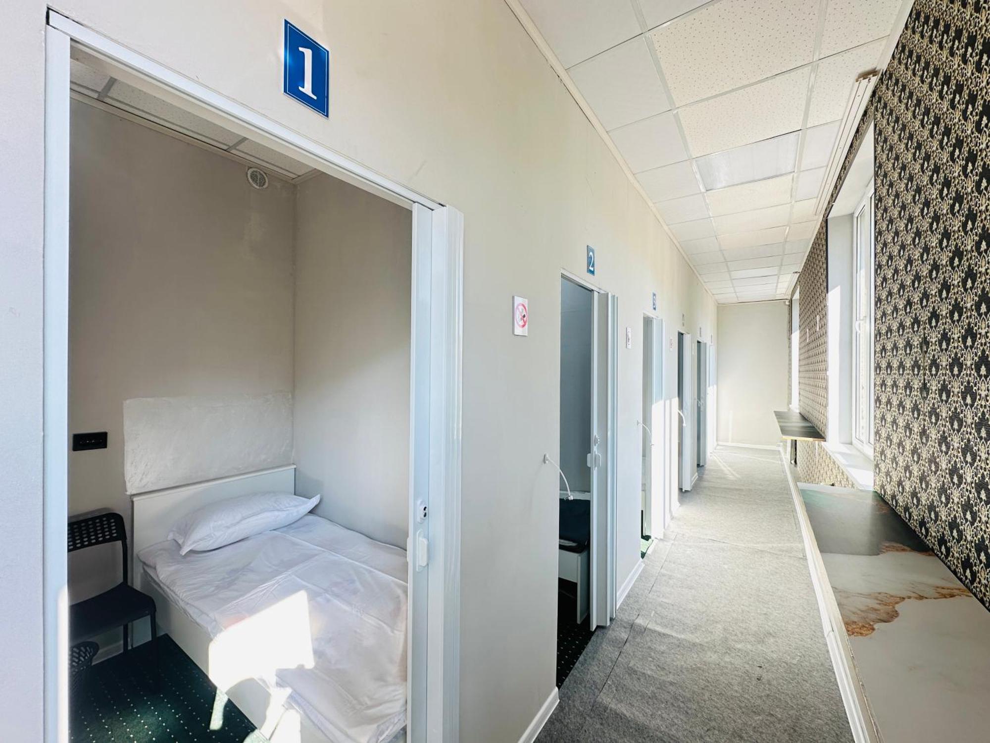 Center Capsule Hotel アルマトイ エクステリア 写真