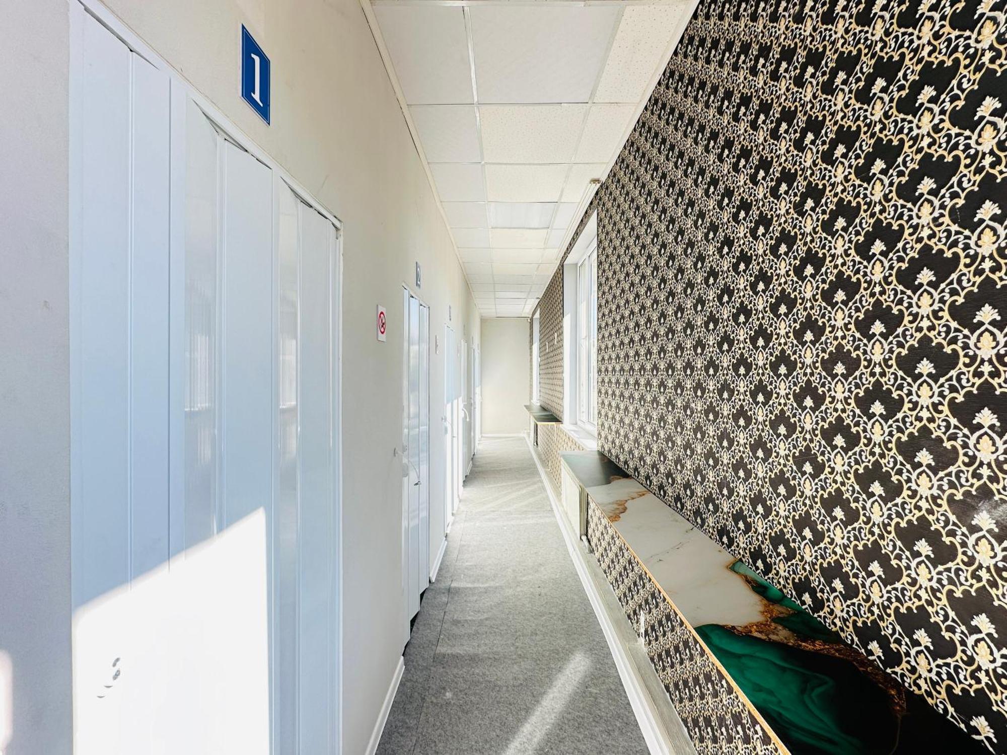 Center Capsule Hotel アルマトイ エクステリア 写真