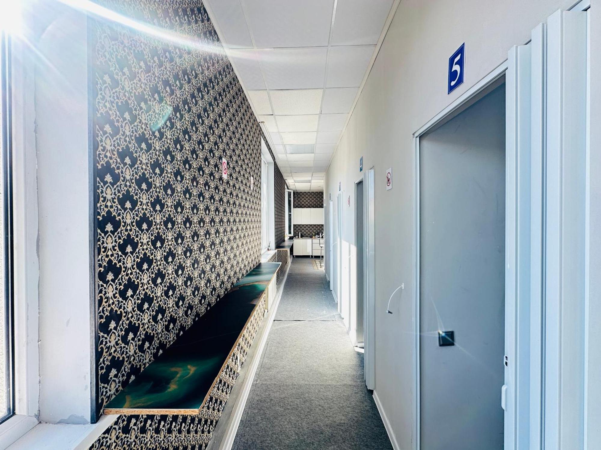 Center Capsule Hotel アルマトイ エクステリア 写真