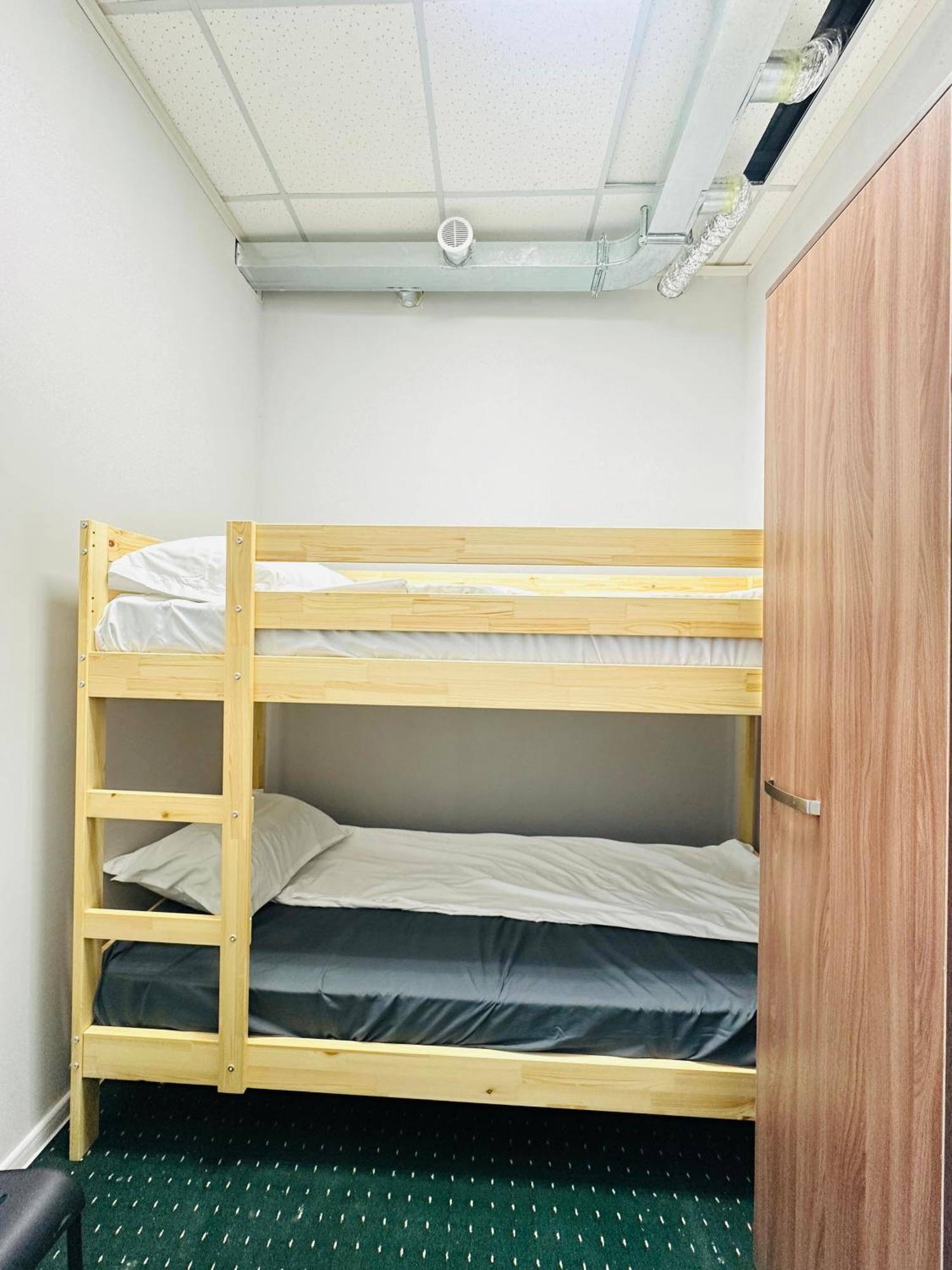 Center Capsule Hotel アルマトイ エクステリア 写真